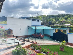 Parqueadero: Campestre Hogar el Recuerdo en Silvania Cundinamarca