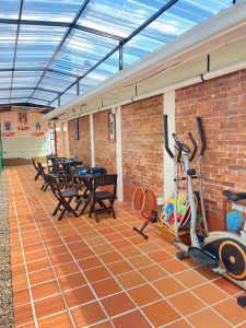 Zona de recreación: Juegos y ejercicio en el Hogar el Recuerdo, Silvania Cundinamarca